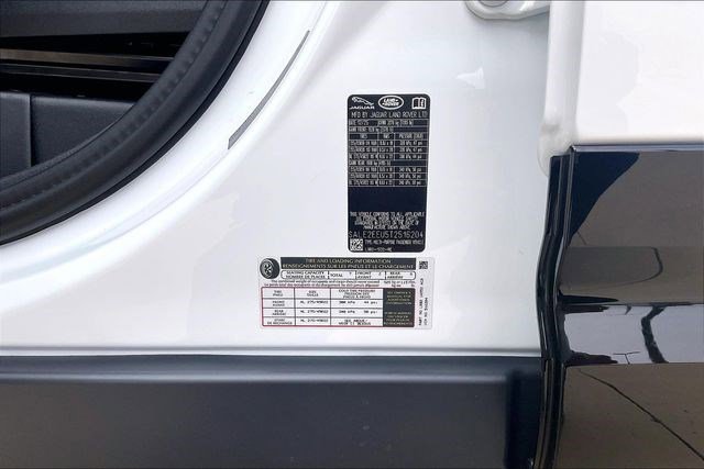 New 2026 Land Rover Defender 110 X-Dynamic SE image 8