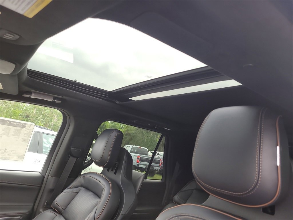 New 2025 Lincoln Navigator L Black Label image 22