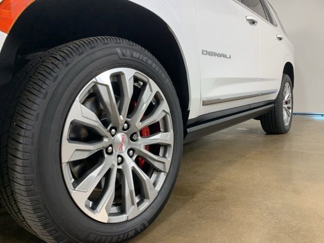 Used 2021 GMC Yukon Denali w/ Denali Premium Package image 2