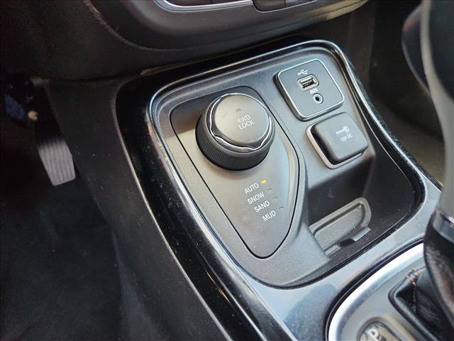 Used 2018 Jeep Compass Limited AWD/4WD image 21