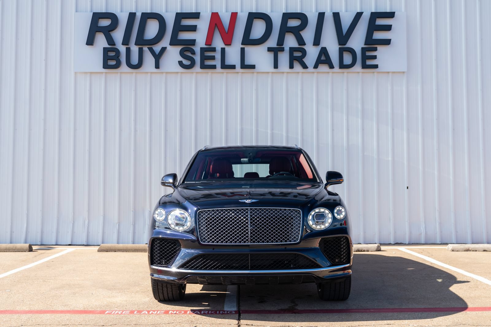 Used 2021 Bentley Bentayga AWD/4WD image 9