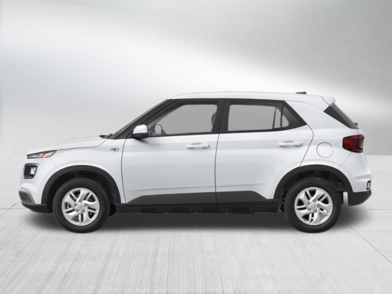 New 2026 Hyundai Venue SE image 2