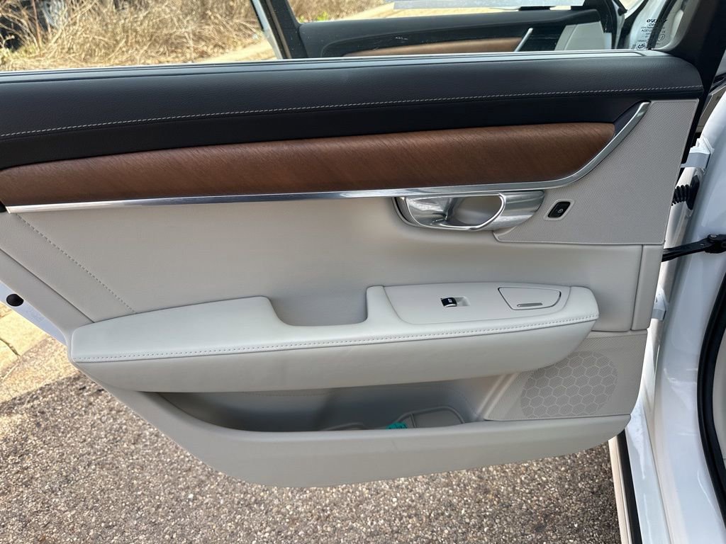 Used 2020 Volvo S90 T6 Inscription w/ Protection Package Premier image 35
