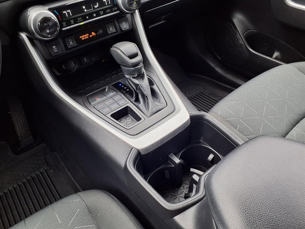Used 2022 Toyota RAV4 XLE w/ Convenience Package image 16