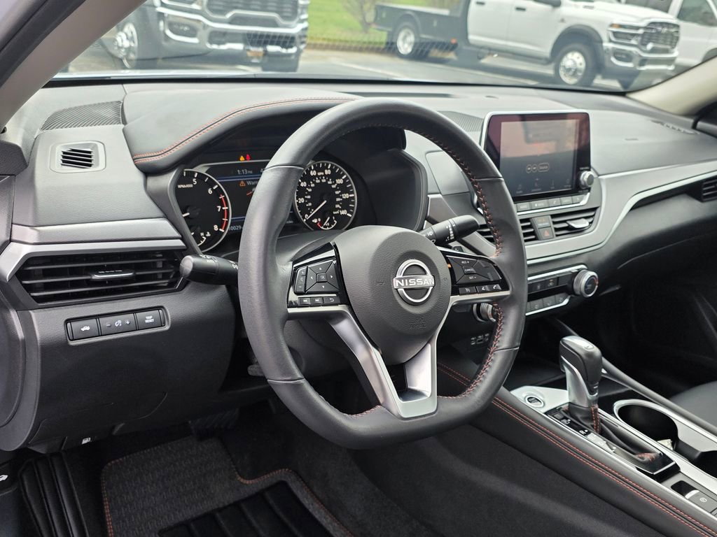 Used 2024 Nissan Altima 2.5 SR image 11
