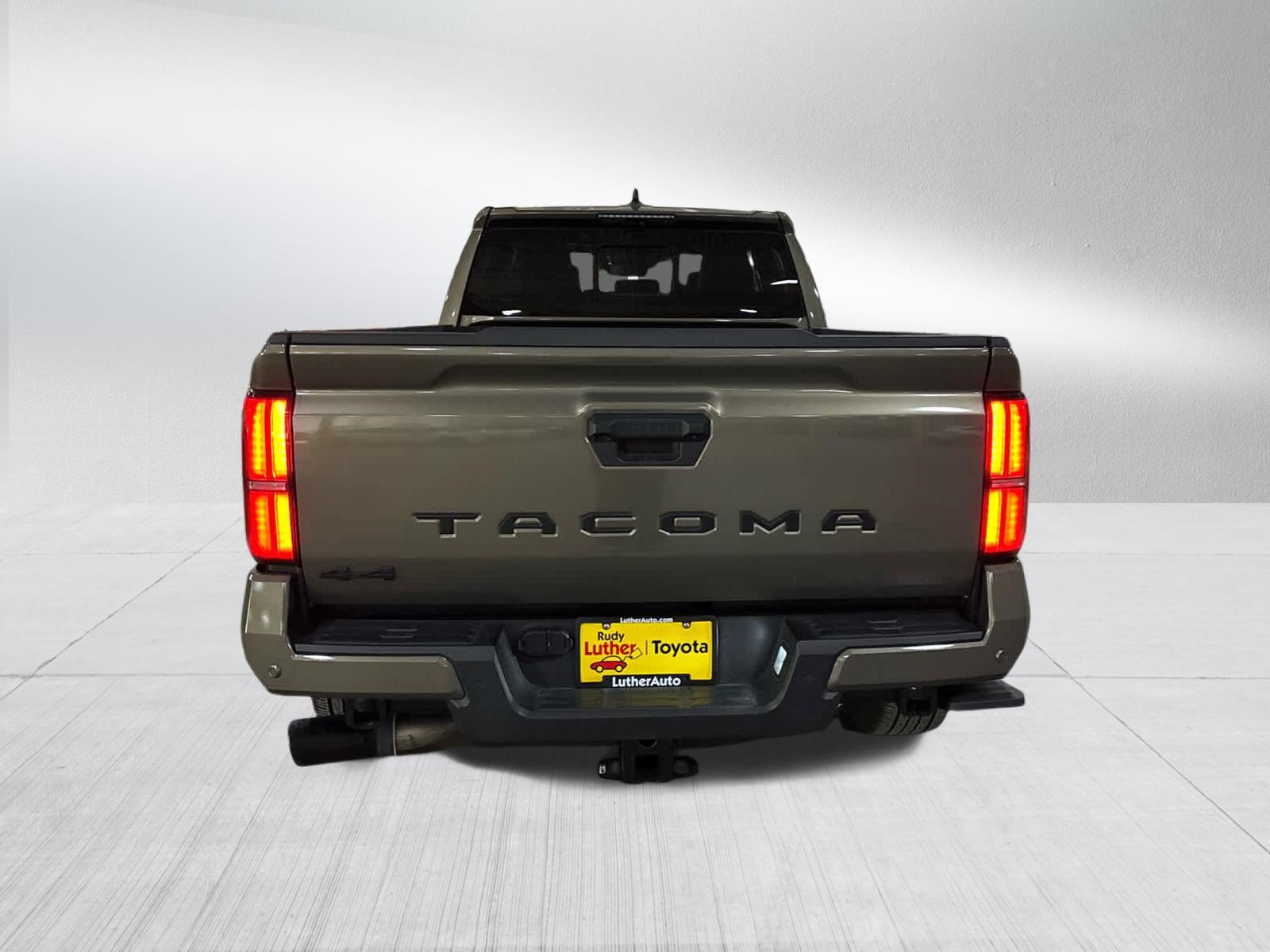 Certified 2024 Toyota Tacoma TRD Sport w/ TRD Sport Premium Package AWD/4WD image 5
