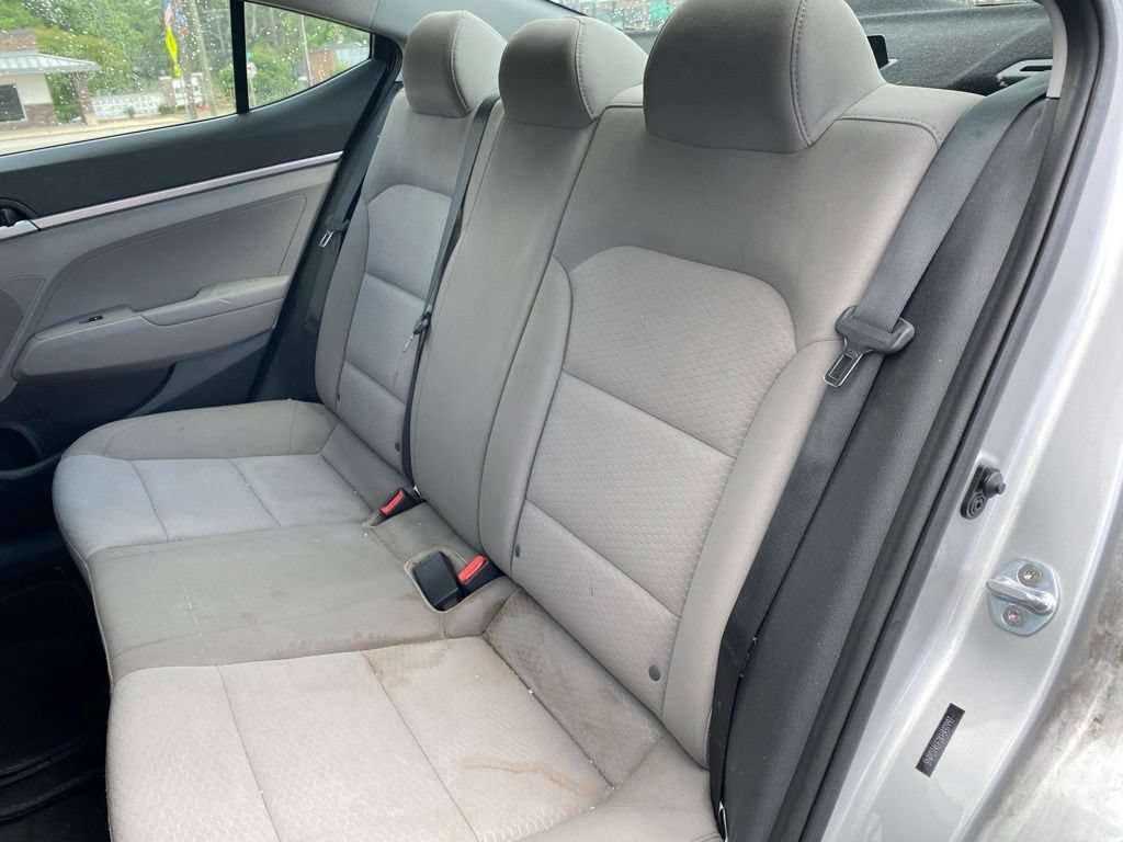 Used 2019 Hyundai Elantra SE FWD image 17