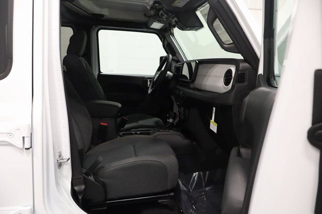 New 2025 Jeep Gladiator Sport AWD/4WD image 14