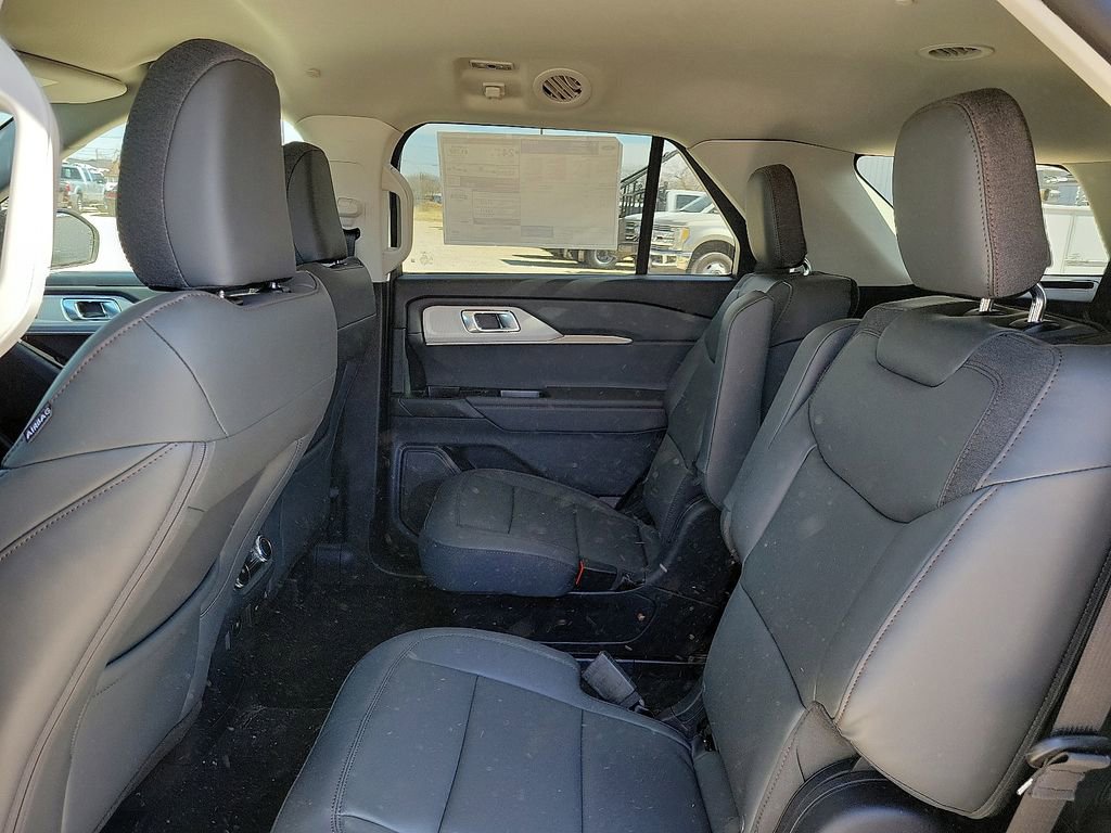 New 2026 Ford Explorer Active w/ Active Comfort Package RWD image 16