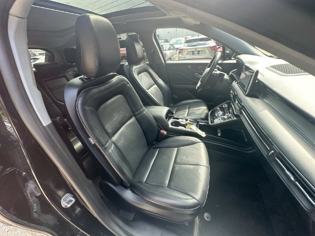 Used 2022 Lincoln Corsair AWD w/ Premium Package image 39