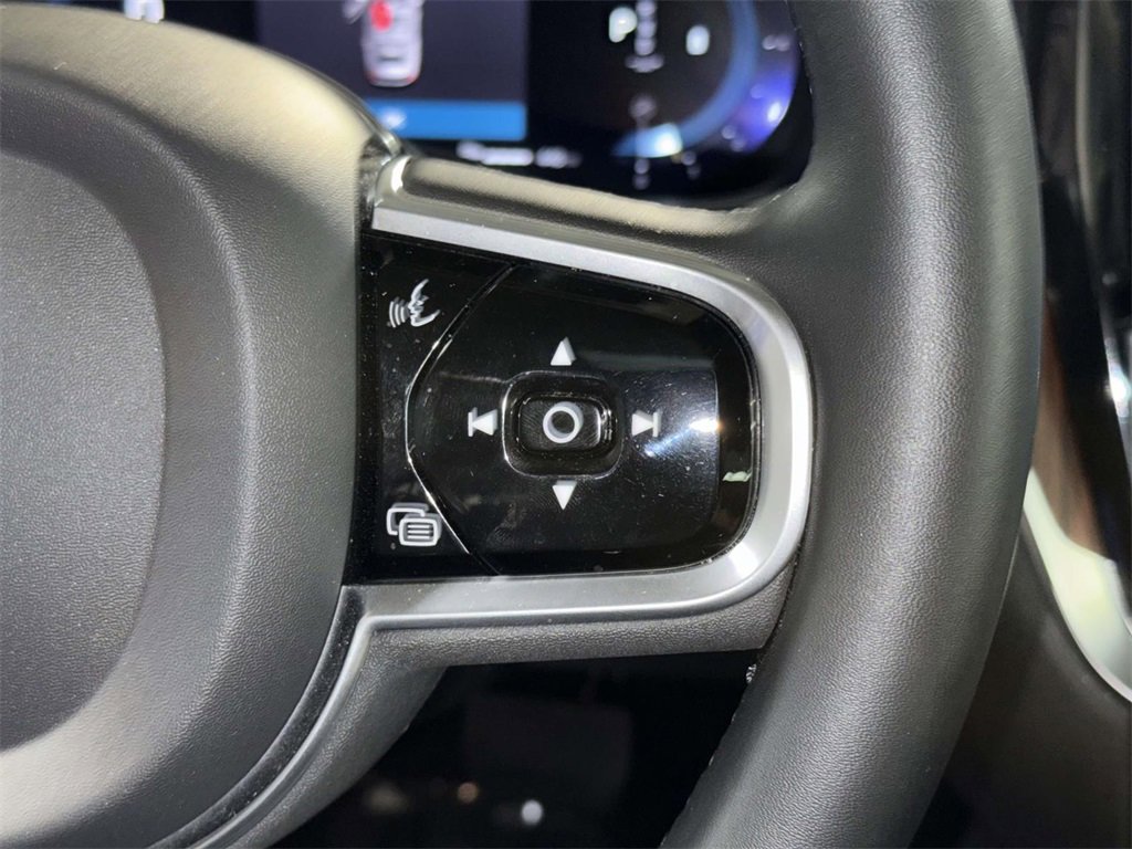 Used 2023 Volvo V60 B5 Cross Country Plus w/ Climate Package image 30