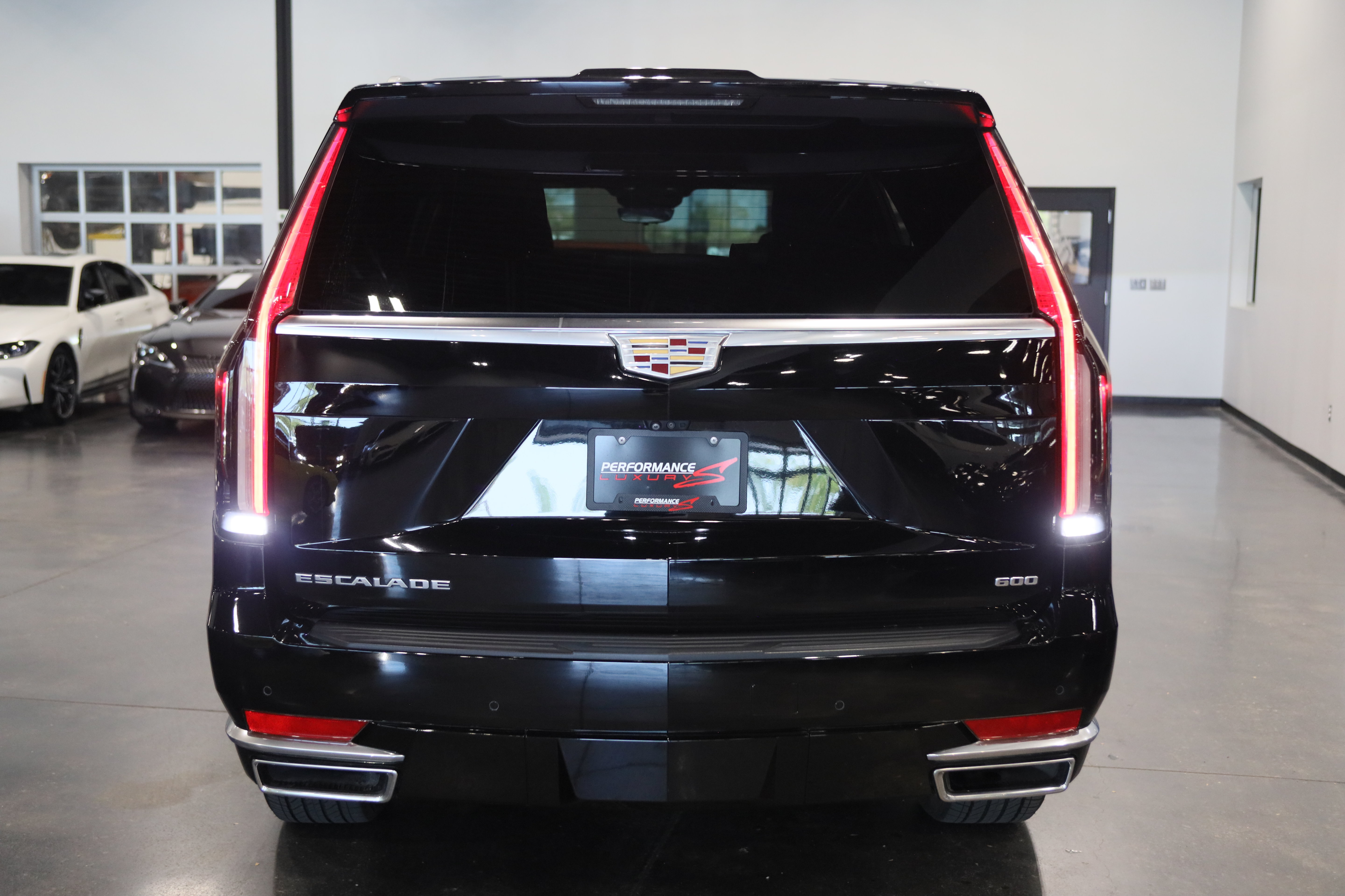 Used 2021 Cadillac Escalade Premium Luxury w/ Driver Assist Tech Package AWD/4WD image 6
