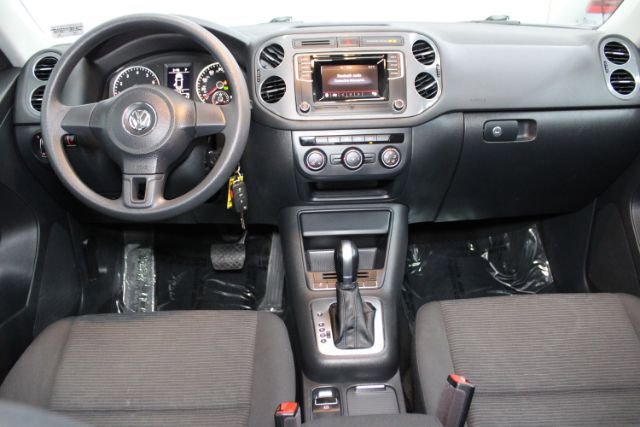 Used 2018 Volkswagen Tiguan Limited FWD image 2