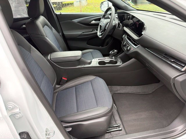 Used 2026 Buick Envista Preferred FWD image 38