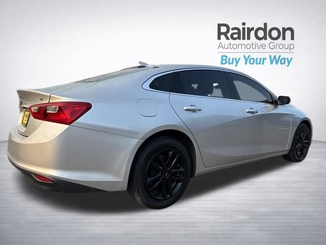 Used 2017 Chevrolet Malibu LT FWD image 7