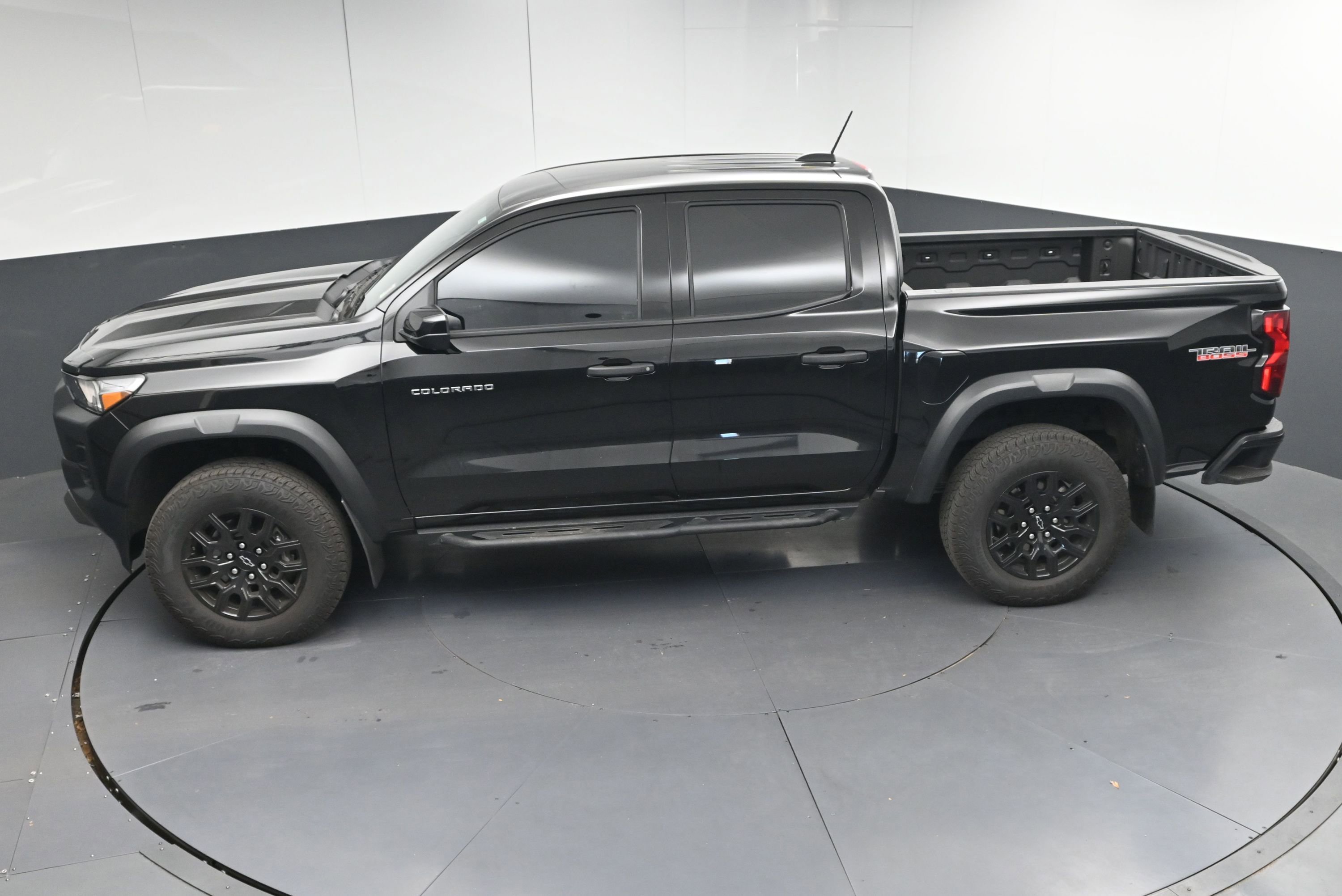 Used 2024 Chevrolet Colorado Trail Boss w/ Technology Package image 37