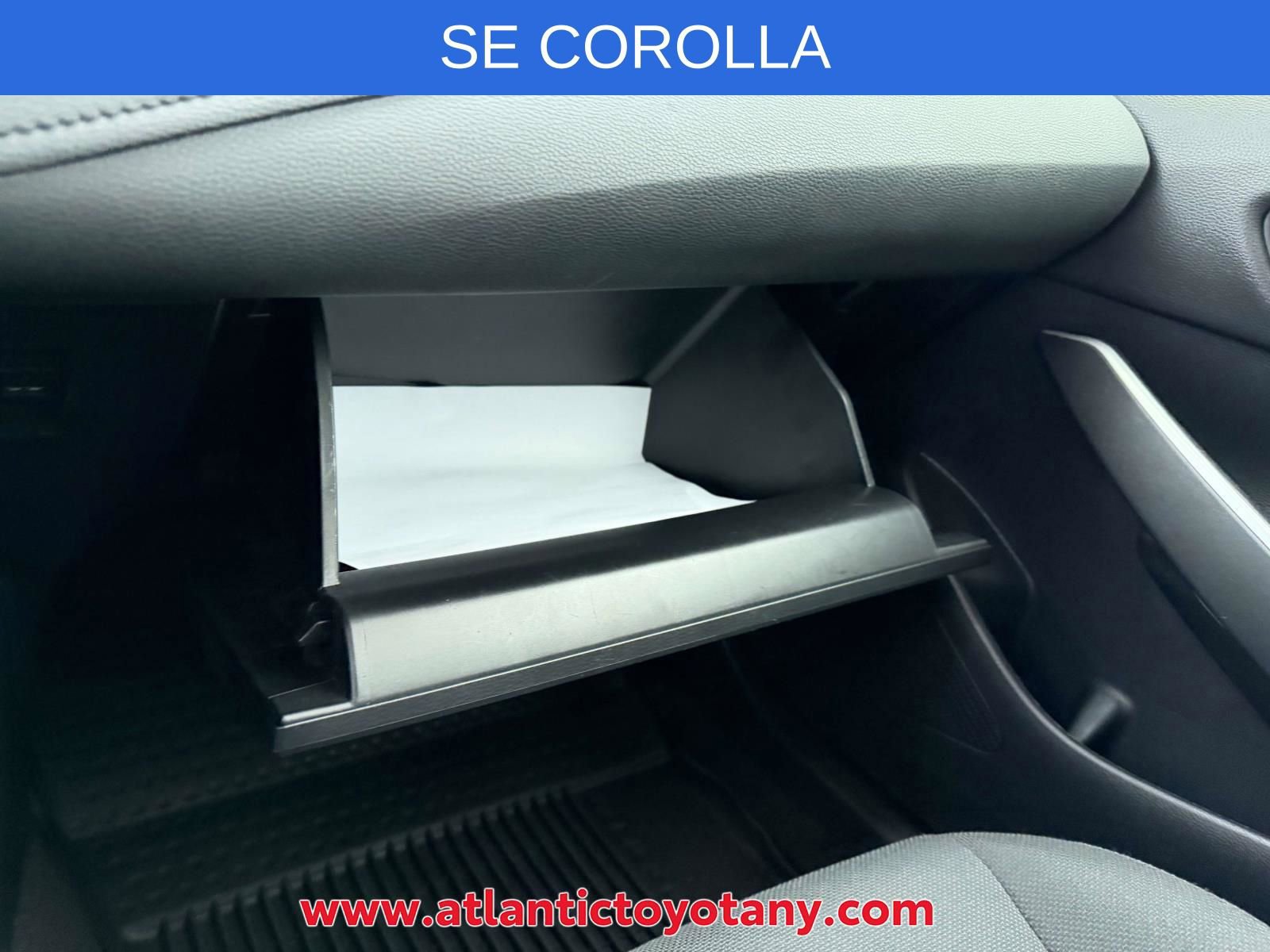 Used 2022 Toyota Corolla SE w/ SE Premium Package FWD image 32