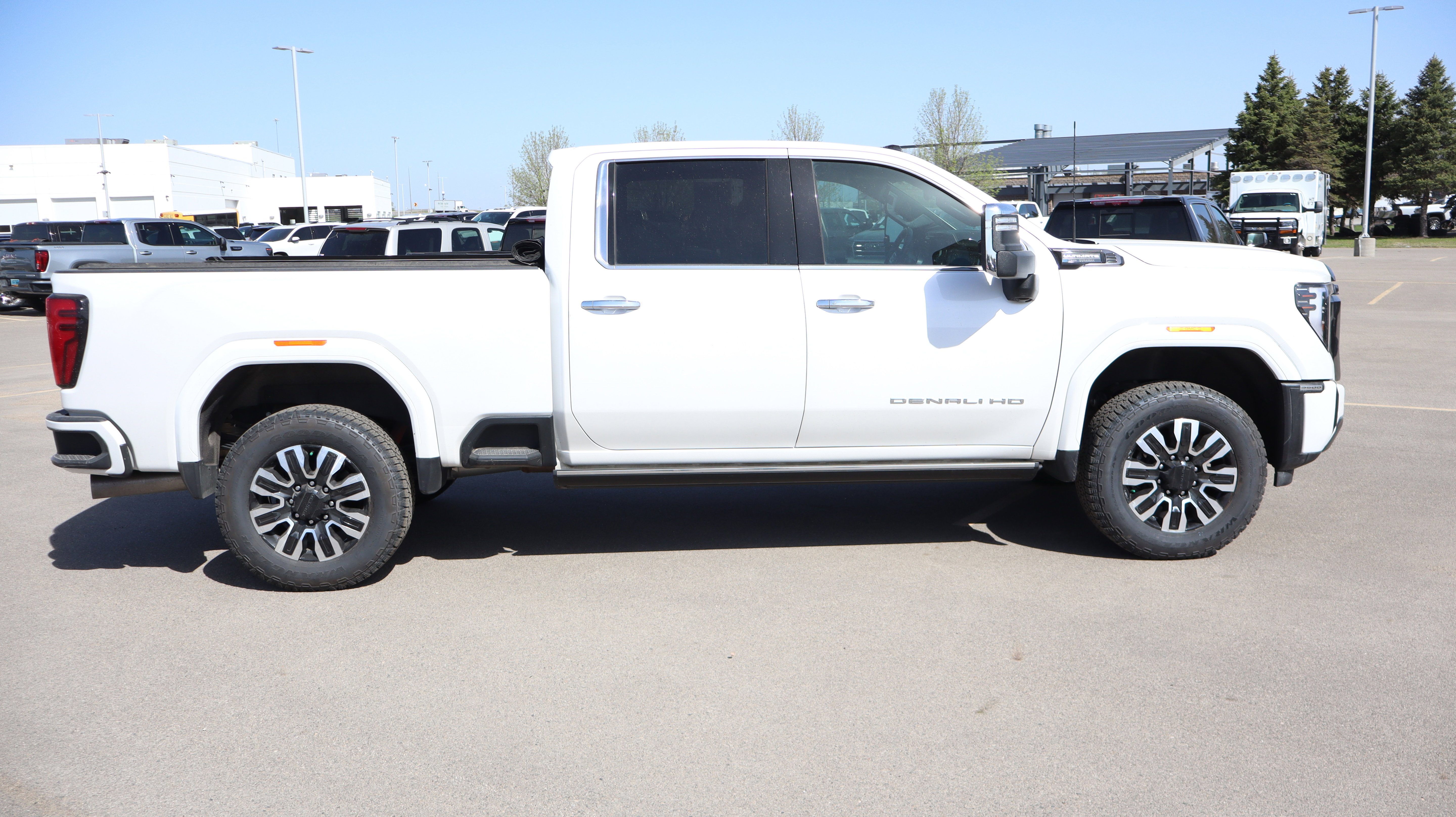 Certified 2024 GMC Sierra 3500 Denali Ultimate AWD/4WD image 8