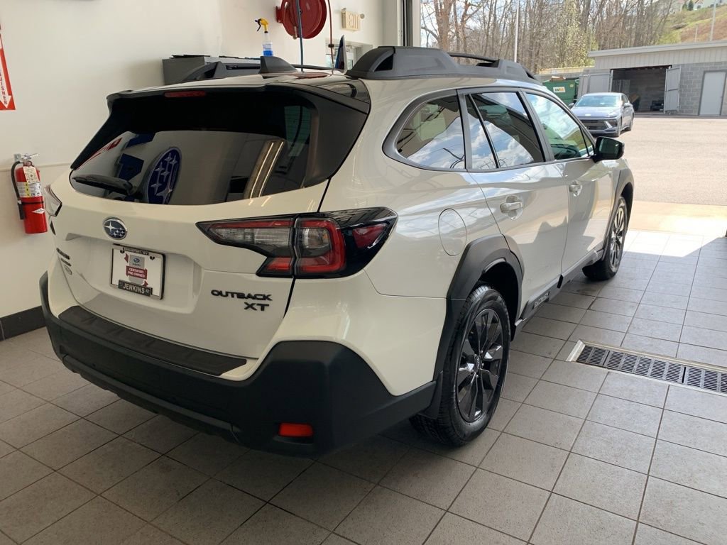 Certified 2025 Subaru Outback Onyx Edition XT w/ Popular Package #2 image 10