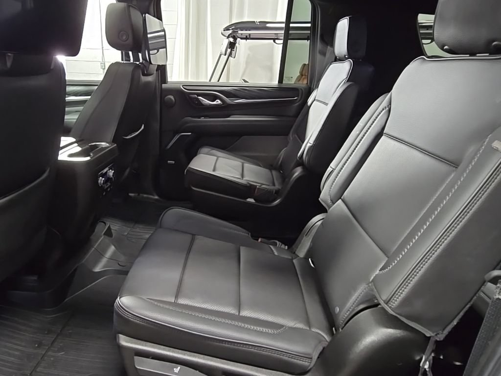 Used 2021 GMC Yukon XL Denali w/ Denali Ultimate Package AWD/4WD image 28