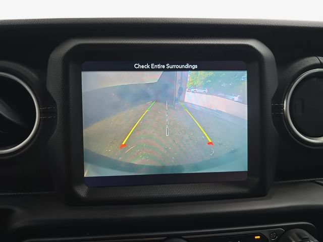 Used 2019 Jeep Wrangler Unlimited Sahara AWD/4WD image 22