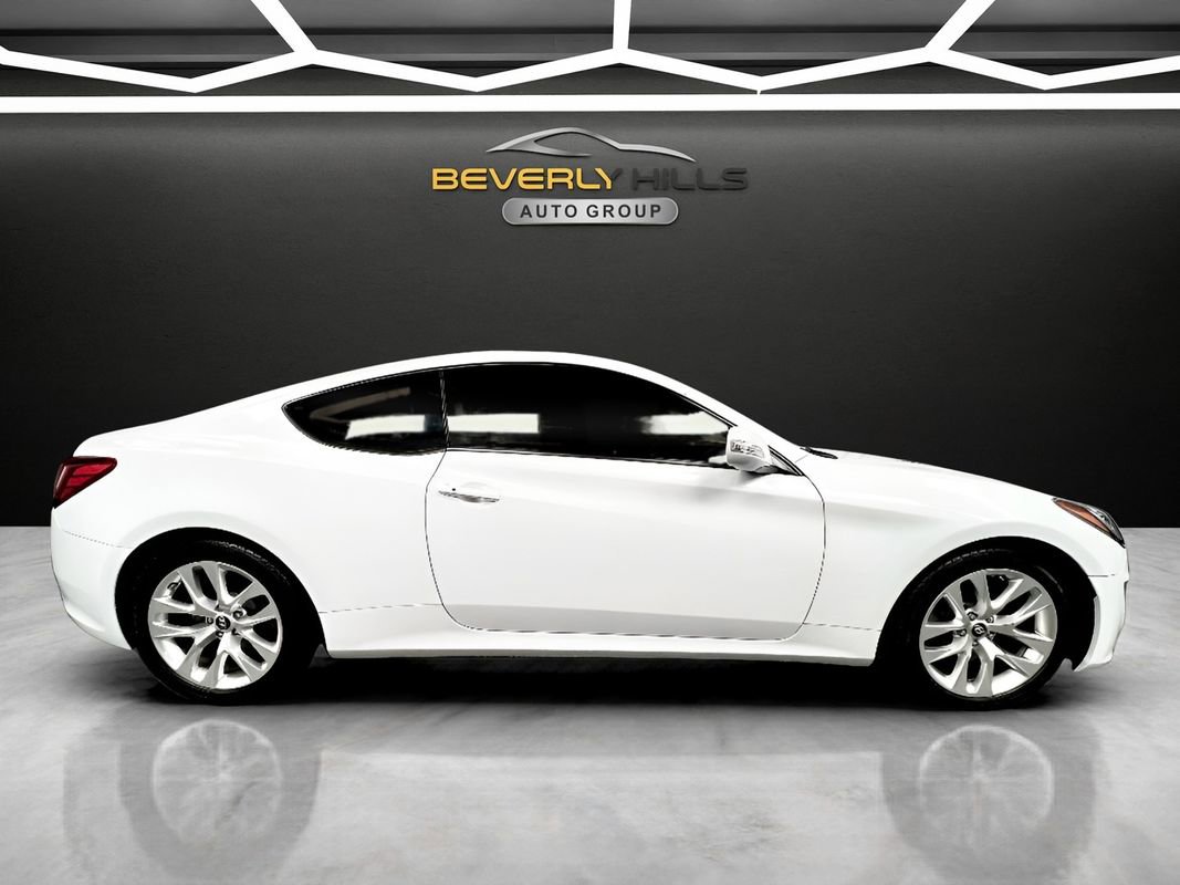 Used 2016 Hyundai Genesis 3.8 image 6