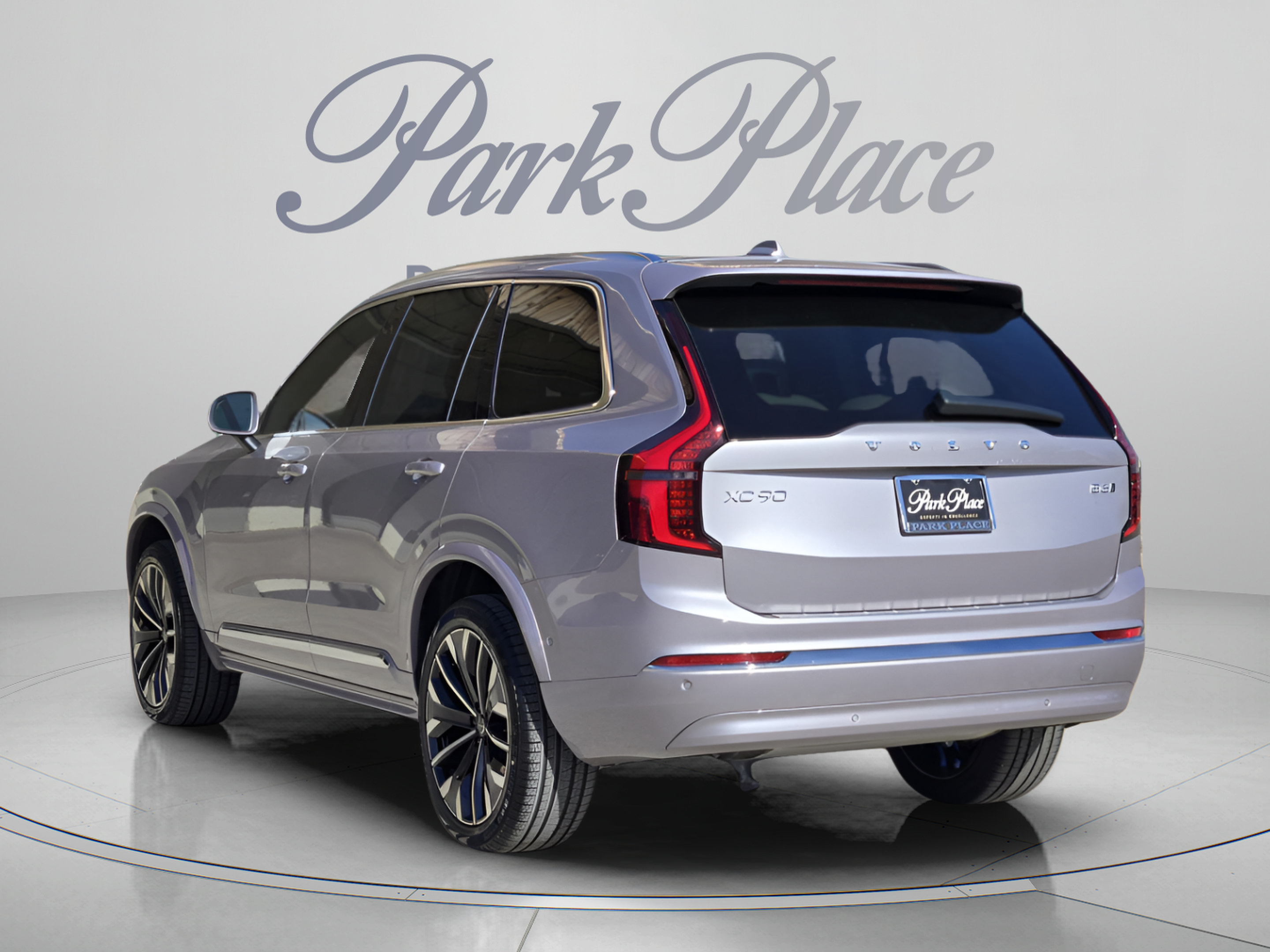 Used 2026 Volvo XC90 B6 Plus w/ Protection Package Premier AWD/4WD image 3