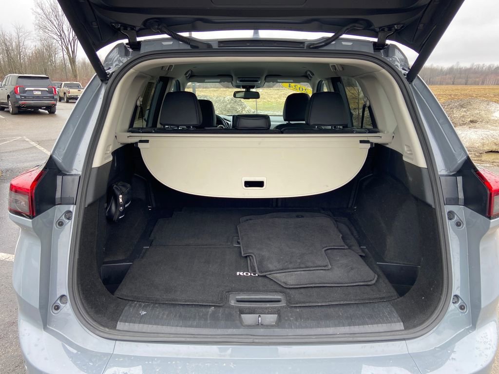 Used 2024 Nissan Rogue SL image 18