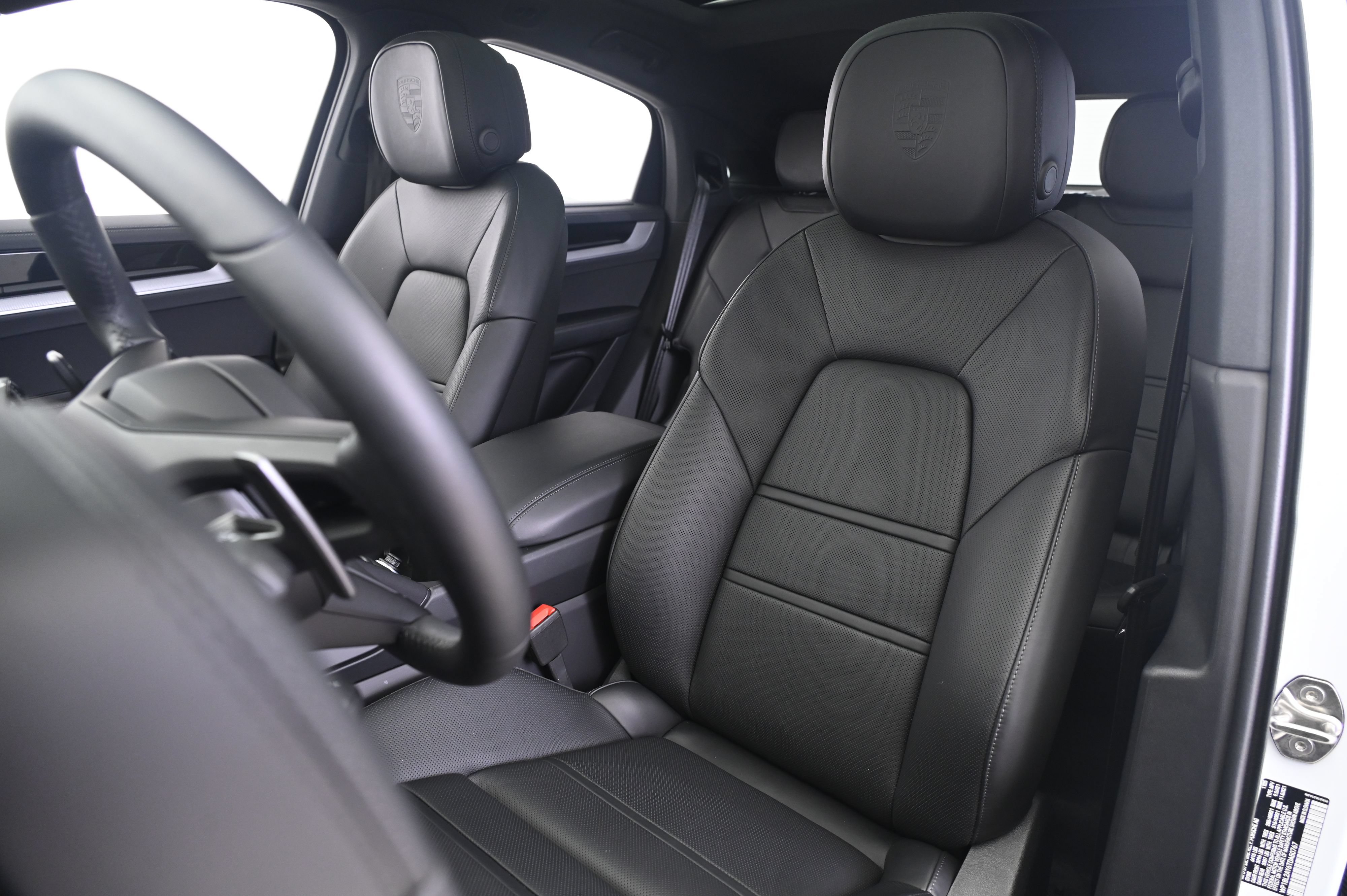 Certified 2026 Porsche Cayenne S AWD/4WD image 5