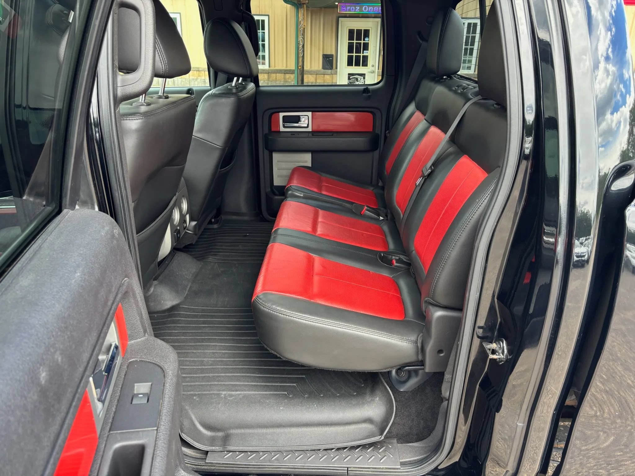 Used 2011 Ford F150 Raptor w/ Raptor Luxury Pkg AWD/4WD image 23
