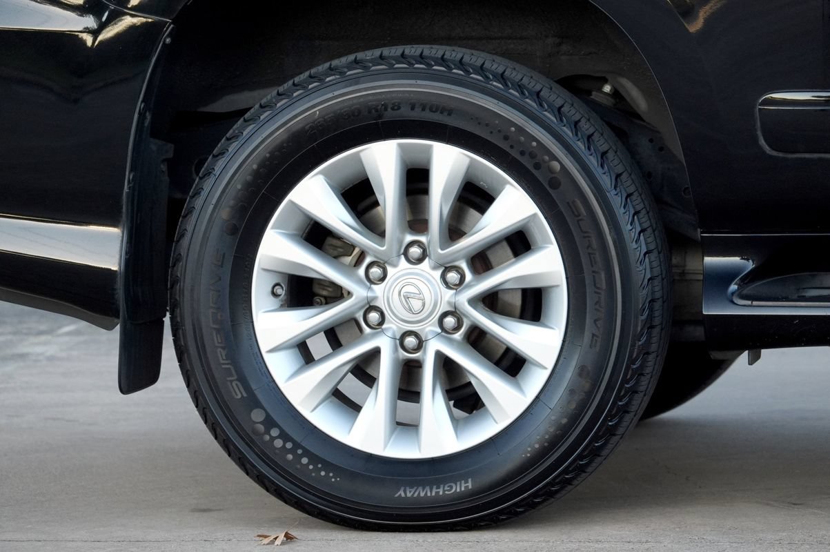 Used 2014 Lexus GX 460 w/ Premium Package AWD/4WD image 32