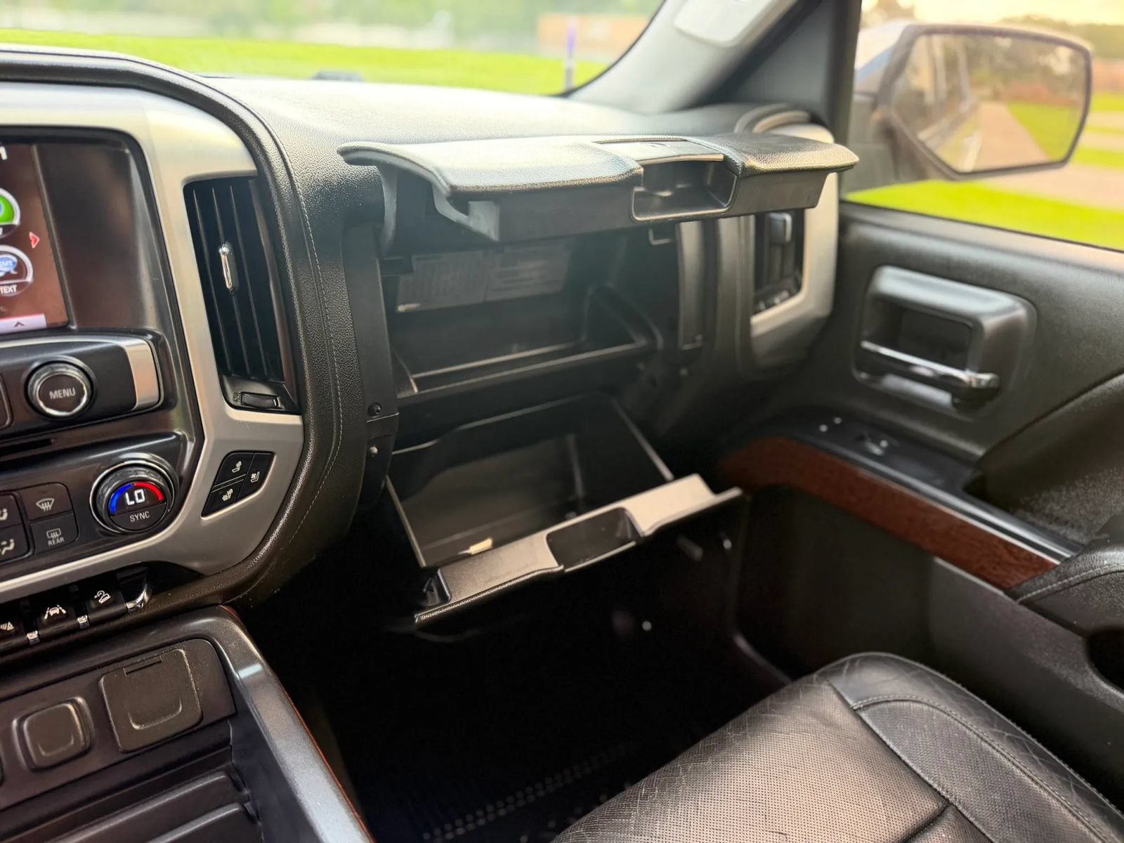 Used 2016 GMC Sierra 1500 SLT w/ Enhanced Driver Alert Package AWD/4WD image 43
