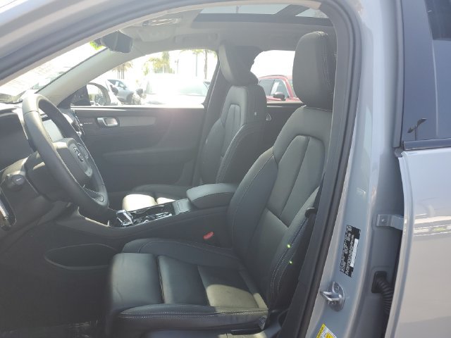 Used 2024 Volvo XC40 B5 Plus w/ Protection Package Premier AWD/4WD image 19