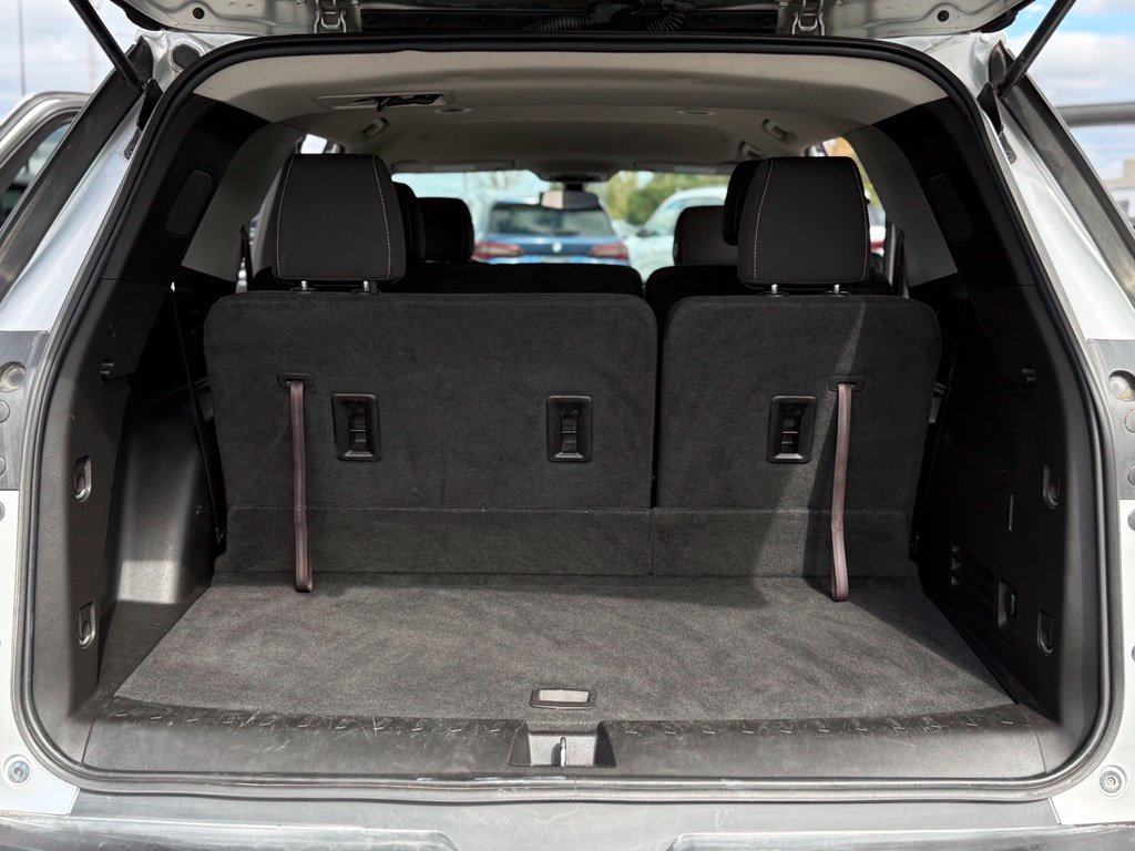 Used 2019 Chevrolet Traverse LS w/ LPO, Blackout Package FWD image 17