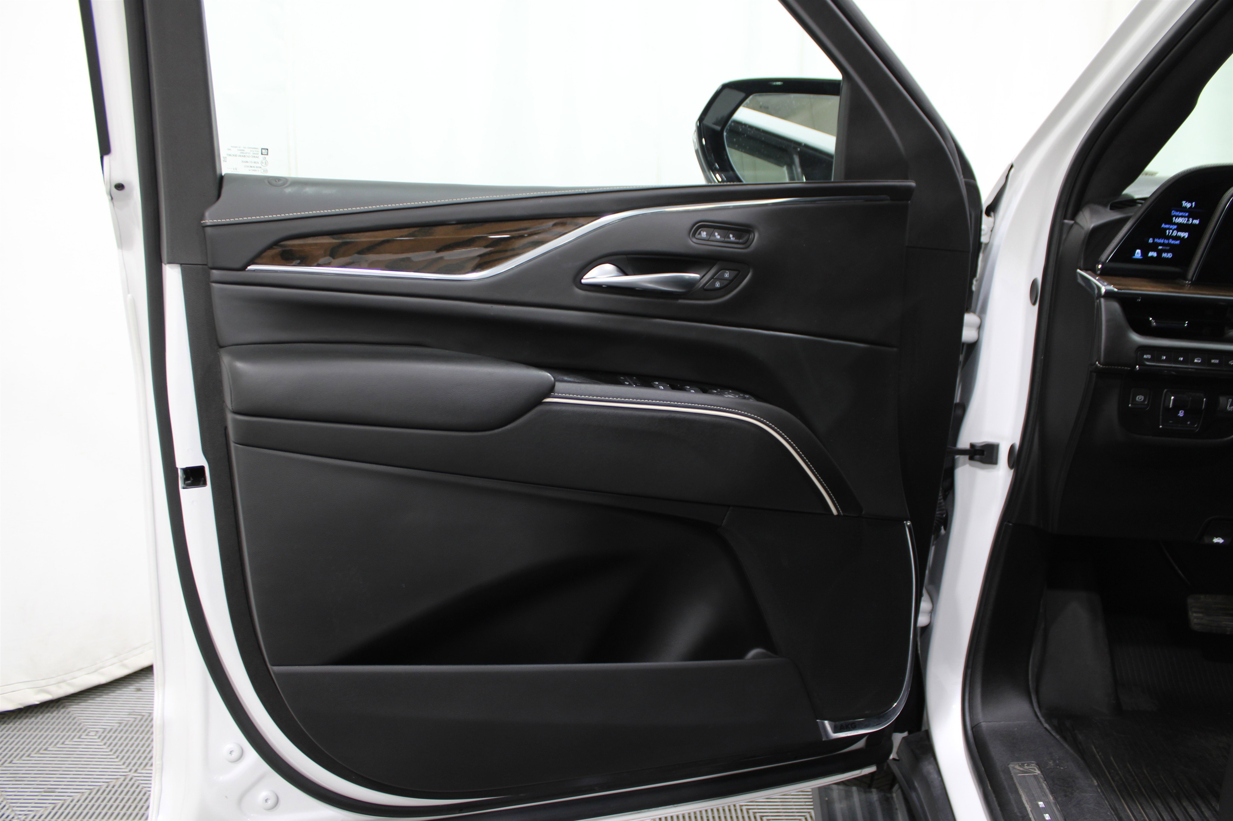 Certified 2024 Cadillac Escalade ESV Sport Platinum image 6