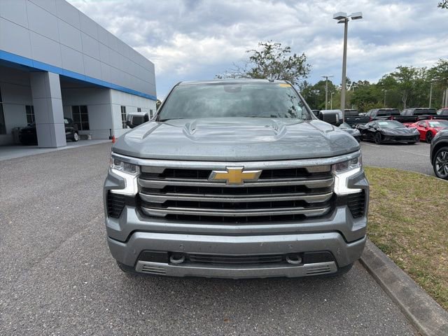 Used 2025 Chevrolet Silverado 1500 High Country w/ Technology Package AWD/4WD image 2