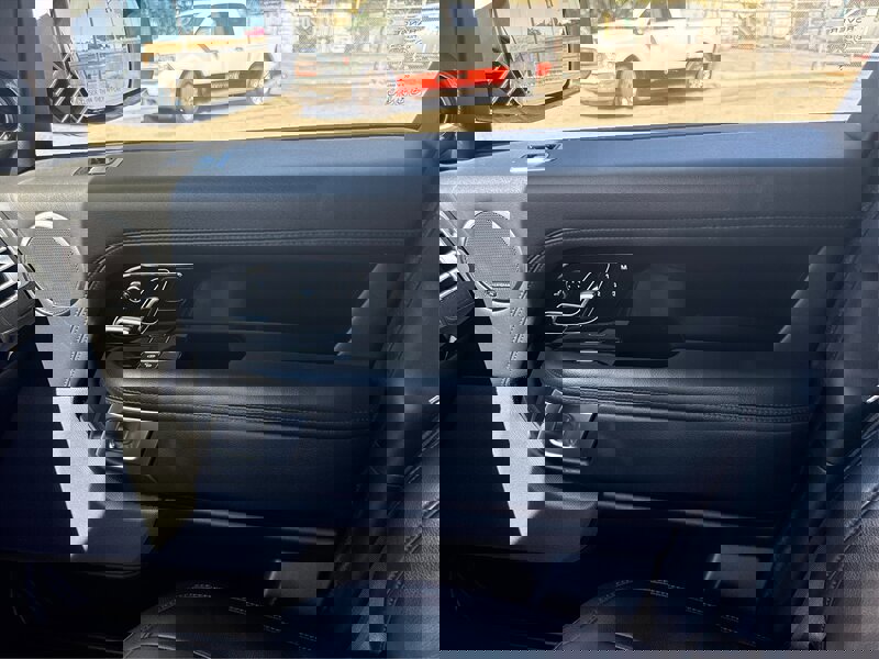 Used 2020 Land Rover Range Rover image 54