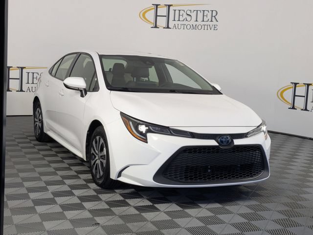 Used 2022 Toyota Corolla LE FWD image 2
