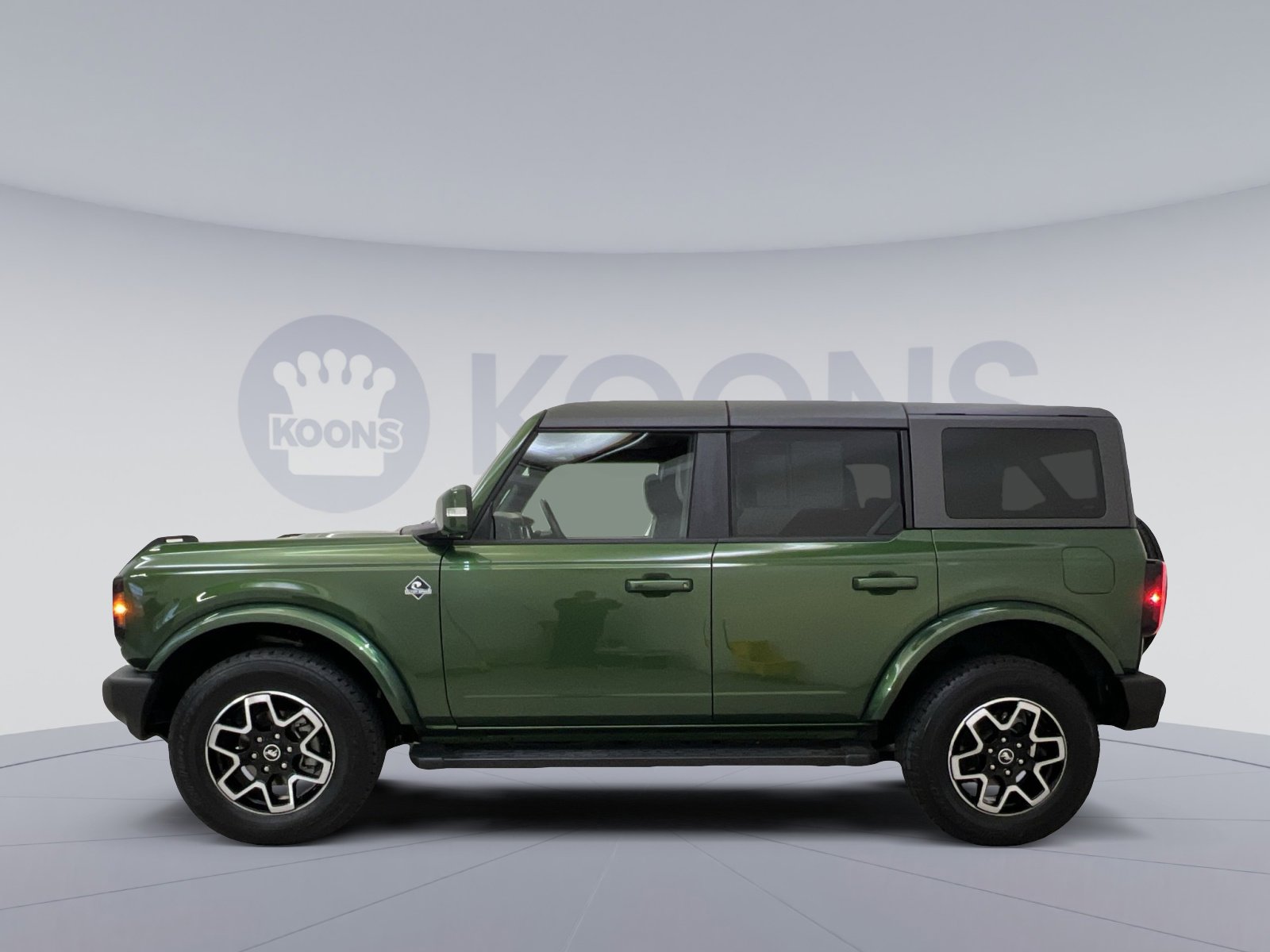 Used 2024 Ford Bronco Outer Banks image 2