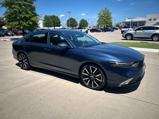 Used 2025 Honda Accord Touring image 7