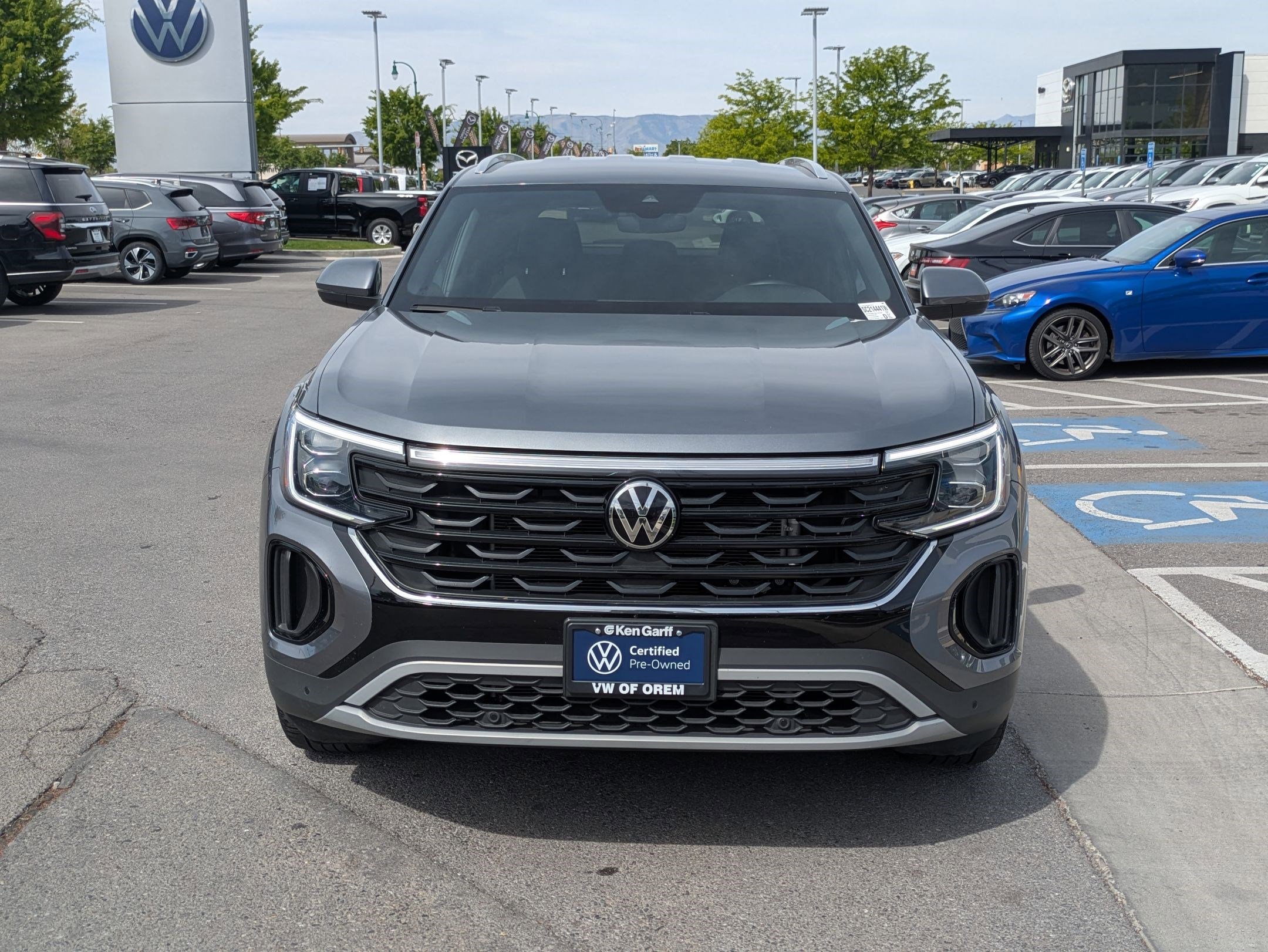 Used 2025 Volkswagen Atlas Cross Sport SE image 12