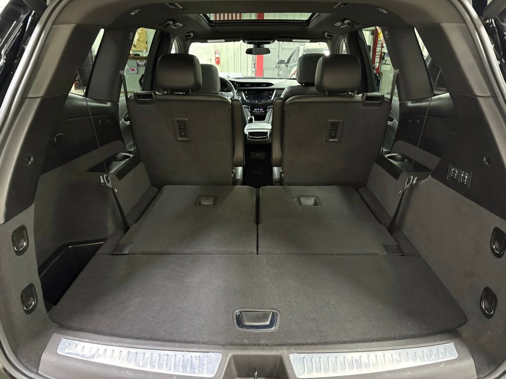 Used 2025 Cadillac XT6 Premium Luxury image 15