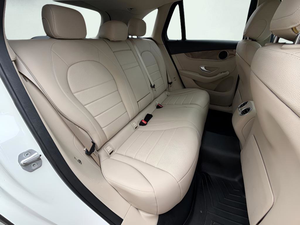 Used 2018 Mercedes-Benz GLC 350e 4MATIC image 29