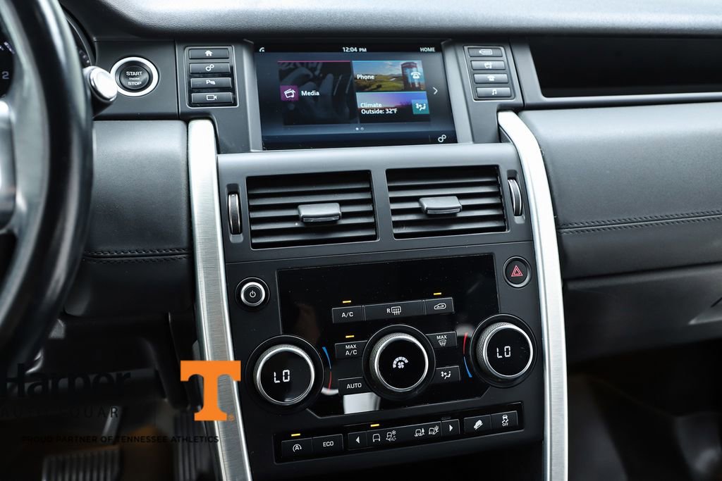 Used 2016 Land Rover Discovery Sport SE image 25