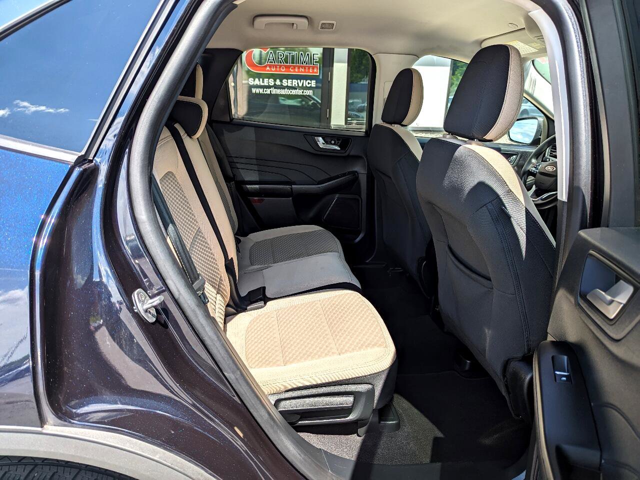 Used 2021 Ford Escape SE image 12
