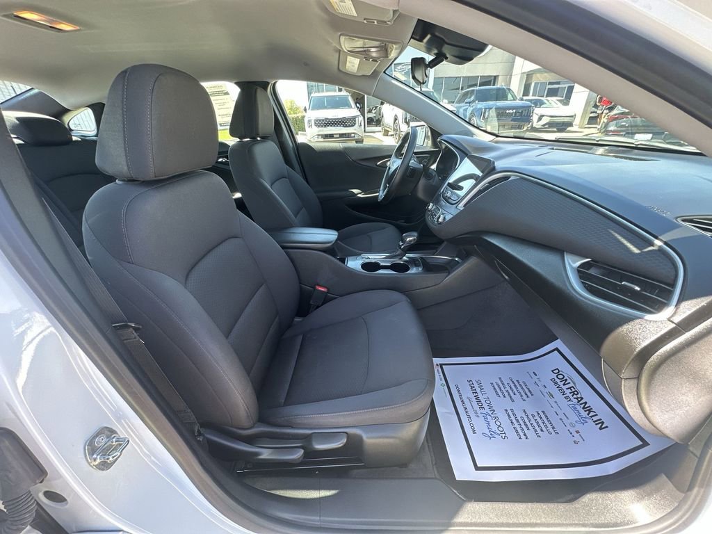 Used 2023 Chevrolet Malibu LT w/ Sport Edition image 23