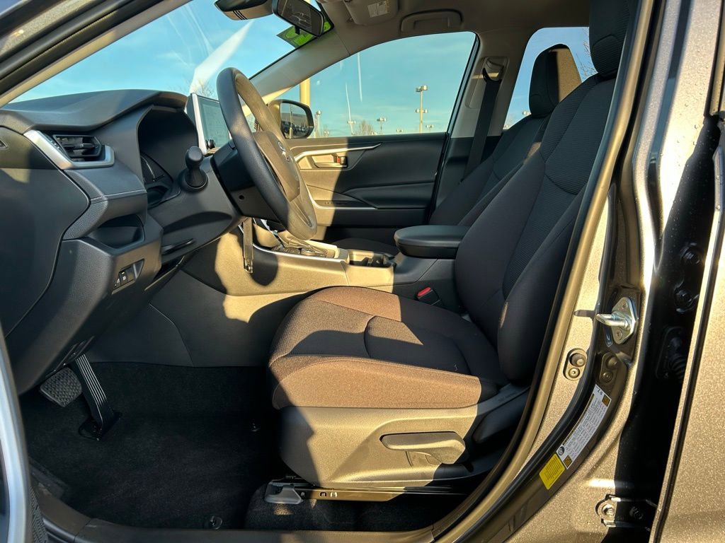 Used 2025 Toyota RAV4 LE image 11