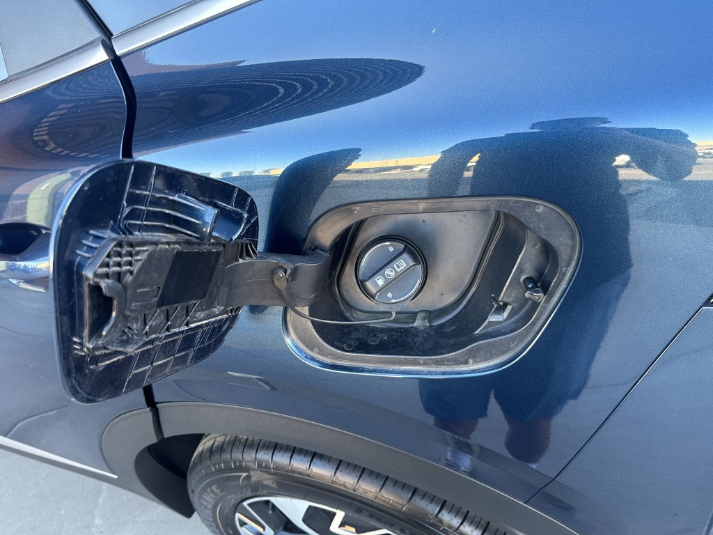 Used 2025 Kia Sportage EX image 31