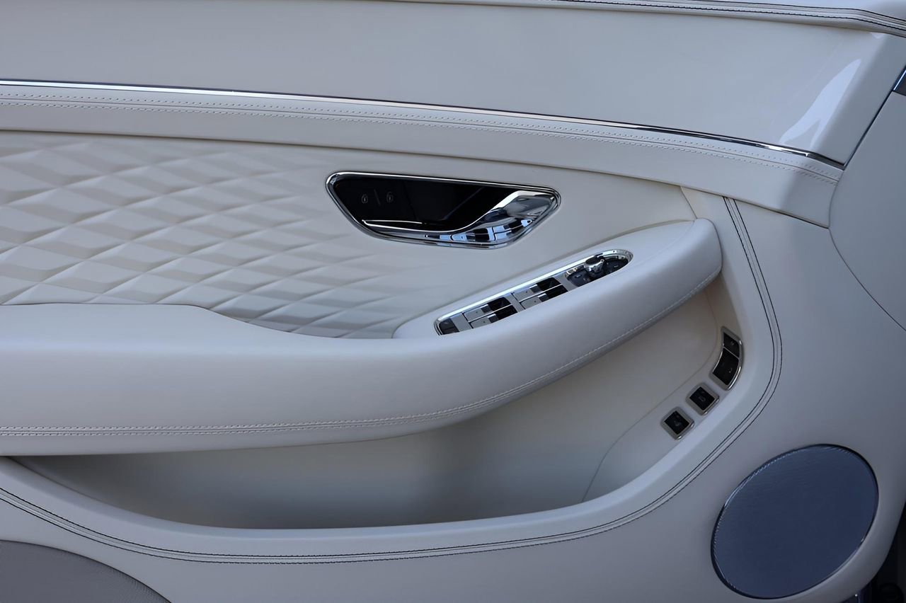 Used 2026 Bentley Continental GTC image 13