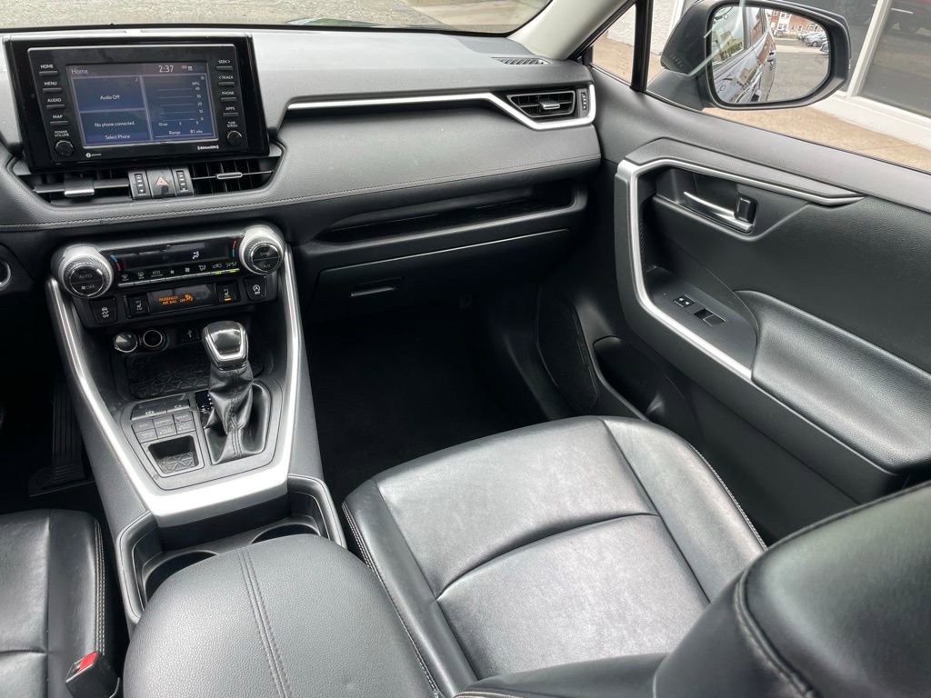 Used 2021 Toyota RAV4 XLE Premium AWD/4WD image 9